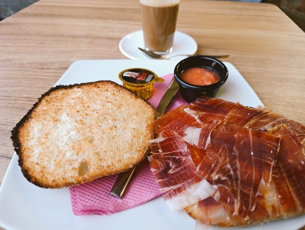 Una comunidad autónoma demuestra su supremacía por sus desayunos, no me cabe la más mínima duda.