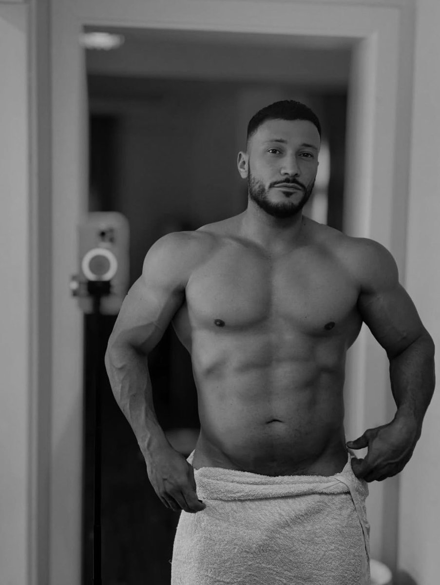 ArabMaleCeleb+ tweet media