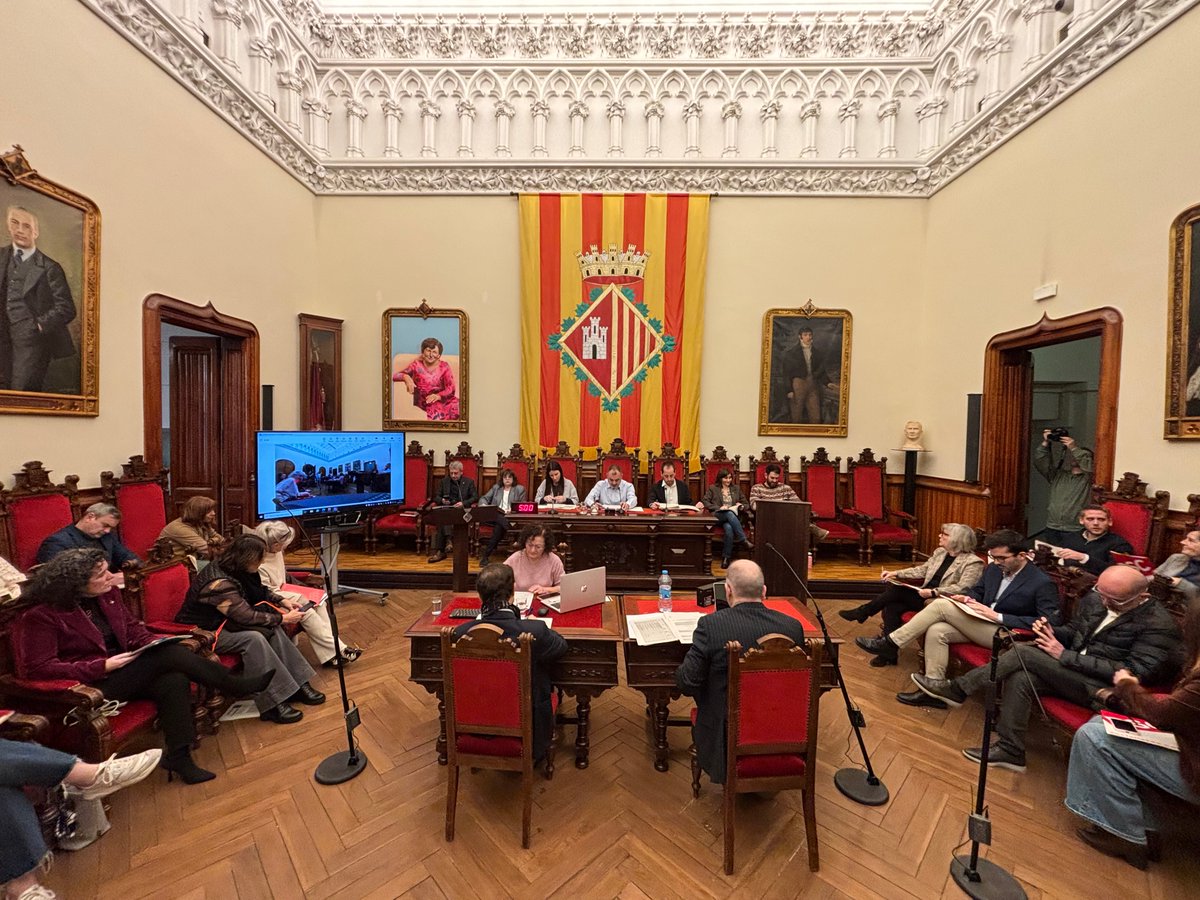 juntsxterrassa_'s tweet photo. 🏛️ Comença el #PleTRS ordinari del de gener de 2026 amb la nostra tinent d'alcalde @mlluisvall i la nostra regidora @Montcau
El podreu seguir en directe a:
📺 https://t.co/E0CSv6mD58
📻 @RadioMTerrassa (95.2 FM) https://t.co/2k159uAgTh