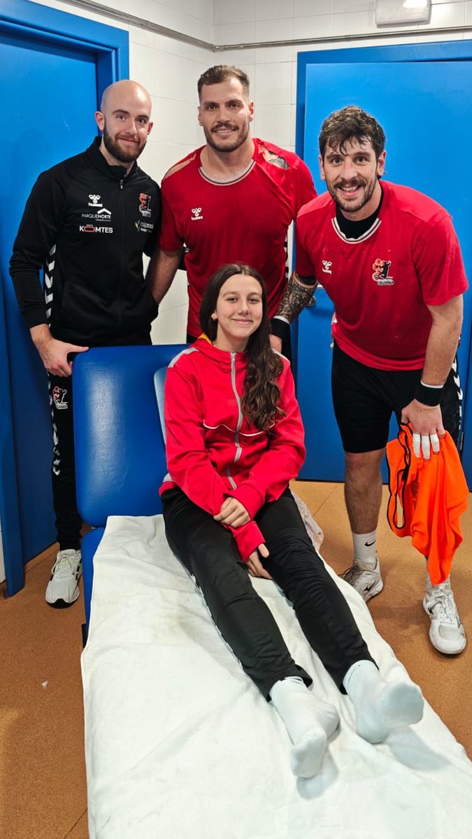 Todo nuestro ánimo para Naia Casillas 💪

Nuestra jugadora cadete se encuentra en proceso de recuperación tras su lesión de ligamentos en la rodilla, que la mantendrá alejada de la pista hasta final de temporada.

Te mandamos toda la fuerza del mundo, Naia. Siempre juntos ❤️🖤