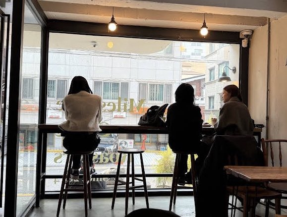 NJZ_HAERIN's tweet photo. 📍 Milestone Coffee☕️(마일스톤 커피 신사)
260129 BLACK.Qインスタストーリー
↓Google Maps
https://t.co/jvcF26Cd3D
ミンヒジンさんが設立した新事務所OOAK近くのカフェ
#聖地巡礼 #BLACKq #韓国 #カフェ #OOAK https://t.co/iWJFOAXoS2