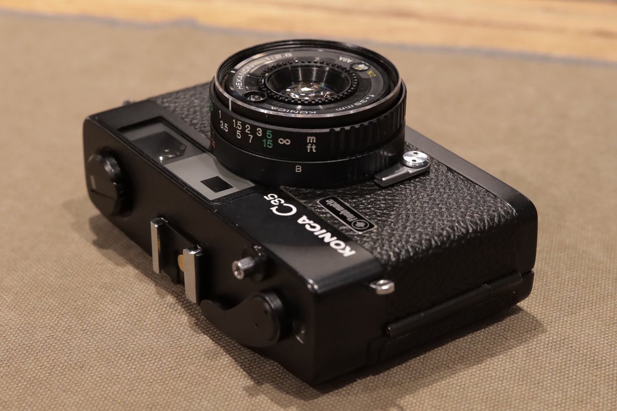 こんにちはスタッフiです！ KONICA C35 Flash magic BLACK 入荷して