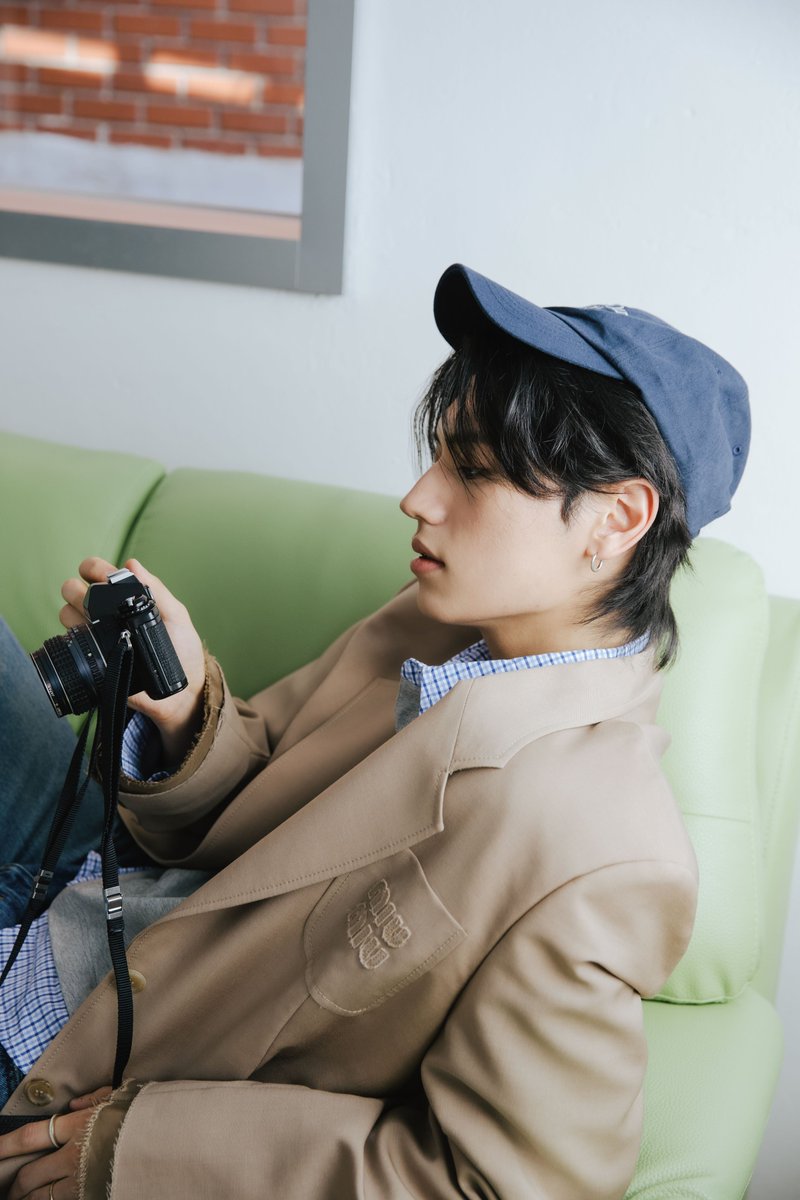 itshanztime's tweet photo. 𝙃𝘼𝙋𝙋𝙔 𝘽𝙇𝙐𝙀

HANZ new pre-single from First EP
2026.02.10 TUE 12PM (KST)

#HANZ #한즈
#HappyBlue #HAPPY_BLUE https://t.co/H3ojUkKvPd