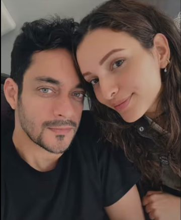 MissMalini's tweet photo. #TriptiiDimri dropped a bunch of adorable pictures to wish rumoured boyfriend #SamMerchant on his birthday, and fans can’t stop swooning.
The cozy snaps have only added fuel to dating buzz, making the internet go aww. 💖✨
#MissMalini https://t.co/TYeaH3fuav