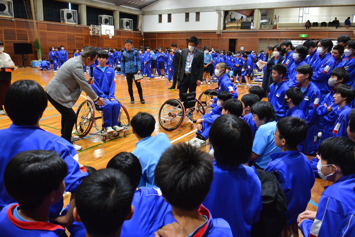 1月20日成田中学校で「車いすラグビー教室」が開催されました。講師を務めたのは、パリパラリンピック金メダリストの羽賀理之選手。競技を始めたきっかけなど「どんな状況でも夢をあきらめないで」と生徒へ語りました。