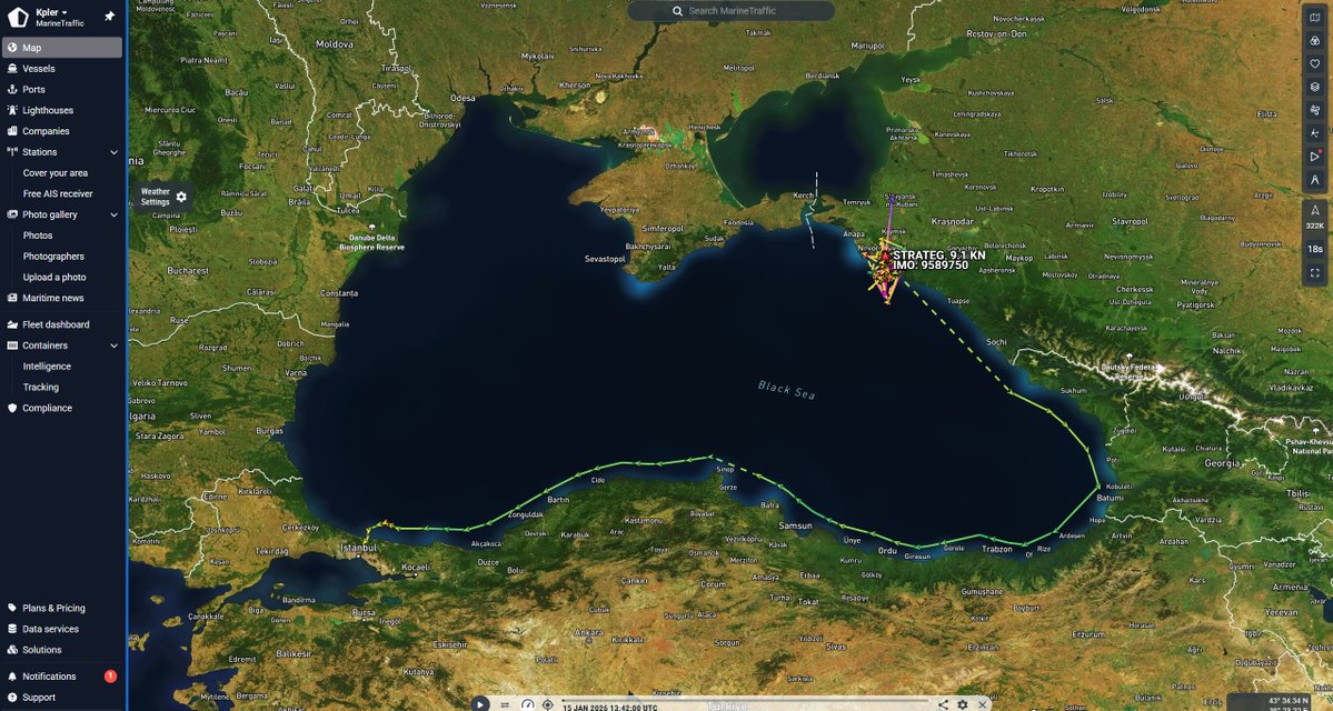 TankerTrackers's tweet image. The irony of seeing a Russian-flagged tanker sail as close as possible to a NATO coastline in order to avoid an attack by Ukrainian drones.

#OOTT #Tankers #Russia #Ukraine