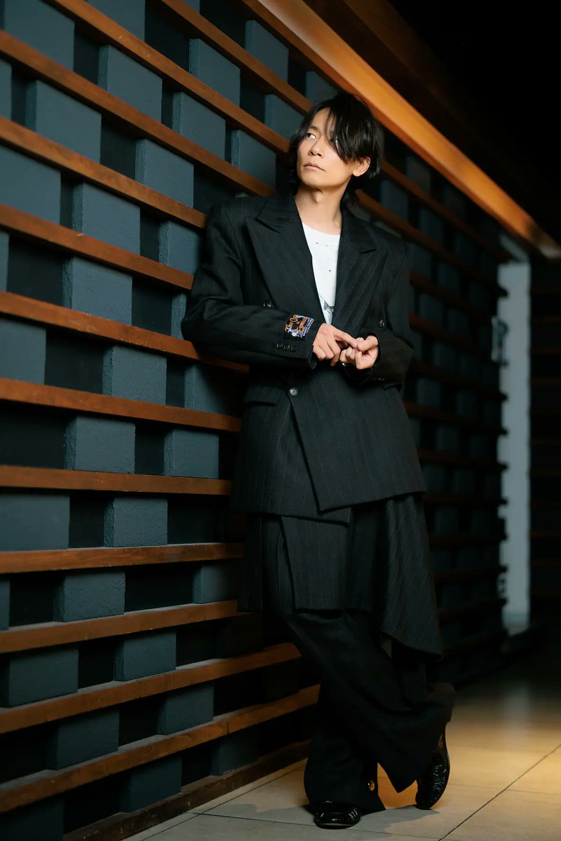 realsound_b's tweet photo. ＼お申し込みは2月1日（日）23:59まで／
【フォロー＆RPで #プレゼント！】

#川上洋平 サイン入りチェキ 1名様

／
✍️インタビューはこちら！
https://t.co/7ZRDMkal6d

📷撮り下ろし写真一覧はこちら！
https://t.co/nZNKYuuVDG
＼
#Alexandros https://t.co/z5iO8kjQR6