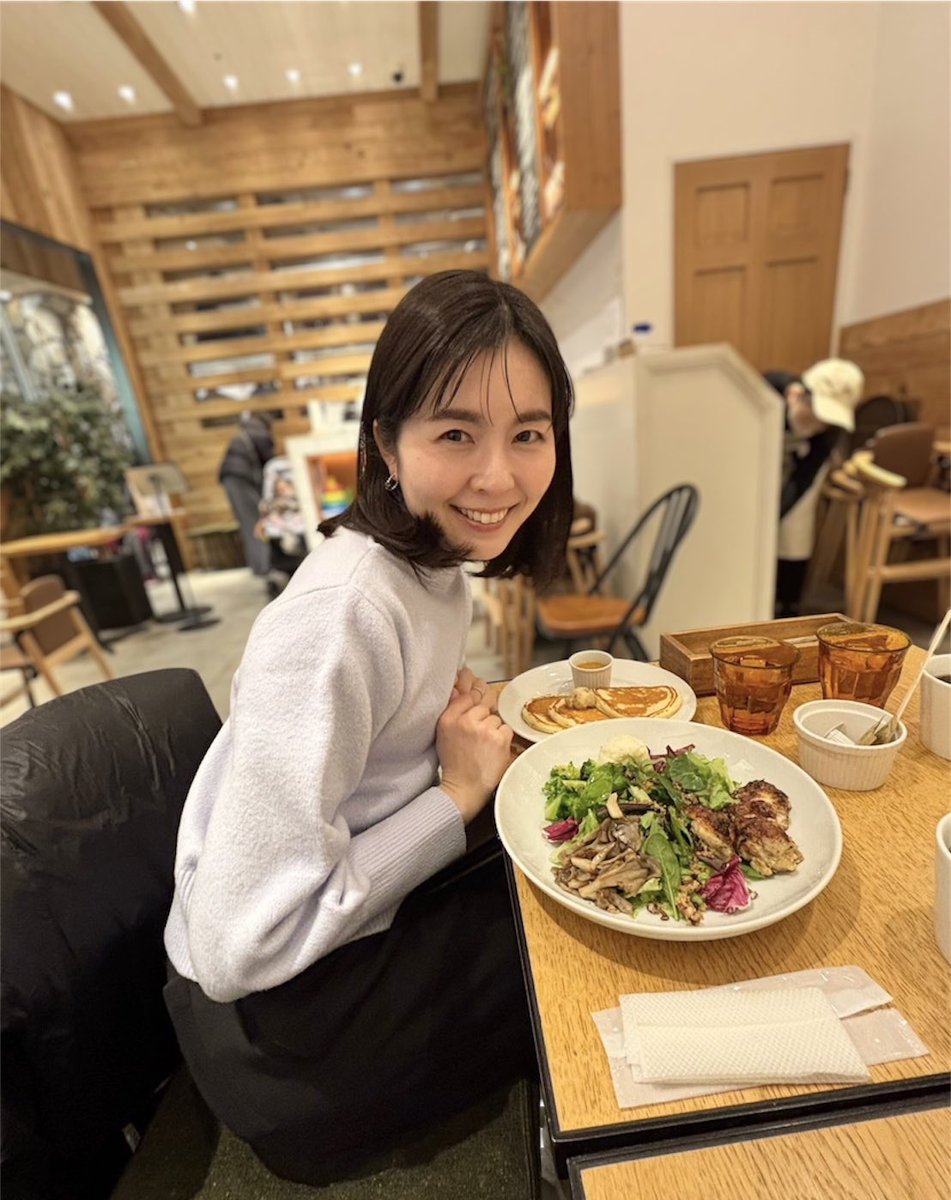 外食でもなるべく
身体が喜ぶ選択を
したいと思っています🥗🍴

ママの健康は、家族の健康☺️
今日のランチは、未来への投資🍴✨
ということで🤣笑