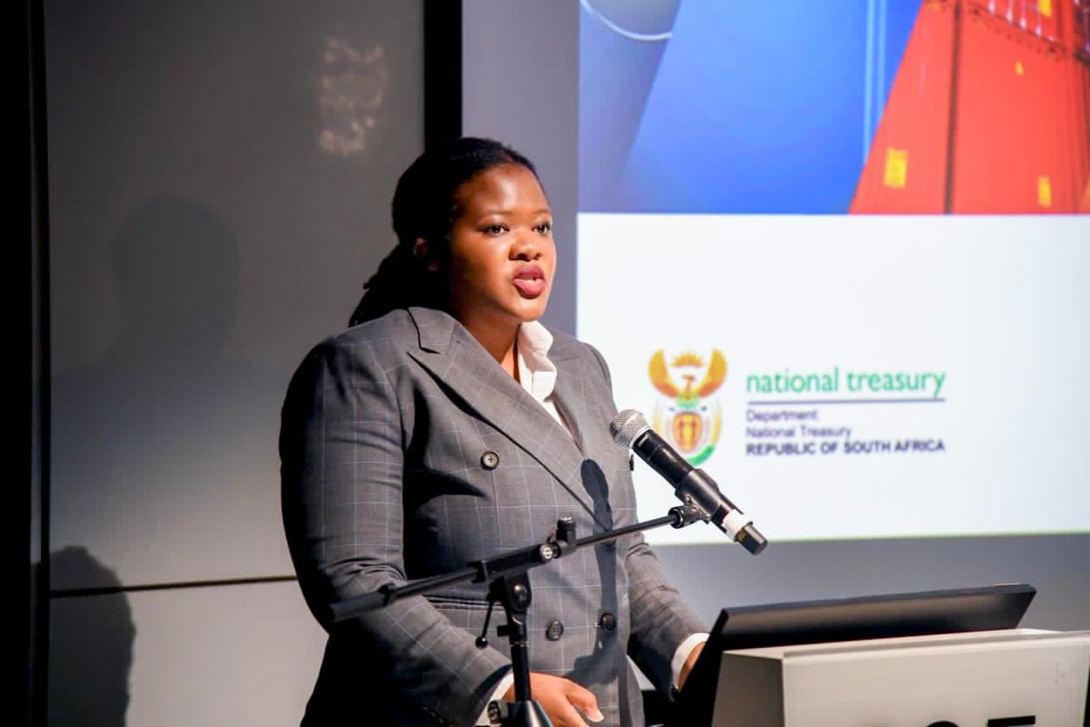 Treasury_RSA's tweet image. Deputy Minister of Finance @DrDavidMasondo and Deputy Minister in The Presidency, Ms @NoncebaMhlauli, delivered opening remarks at the Q3 Operation Vulindlela Phase II briefing at JSE, Sandton.
 
 #OperationVulindlela #EconomicReform