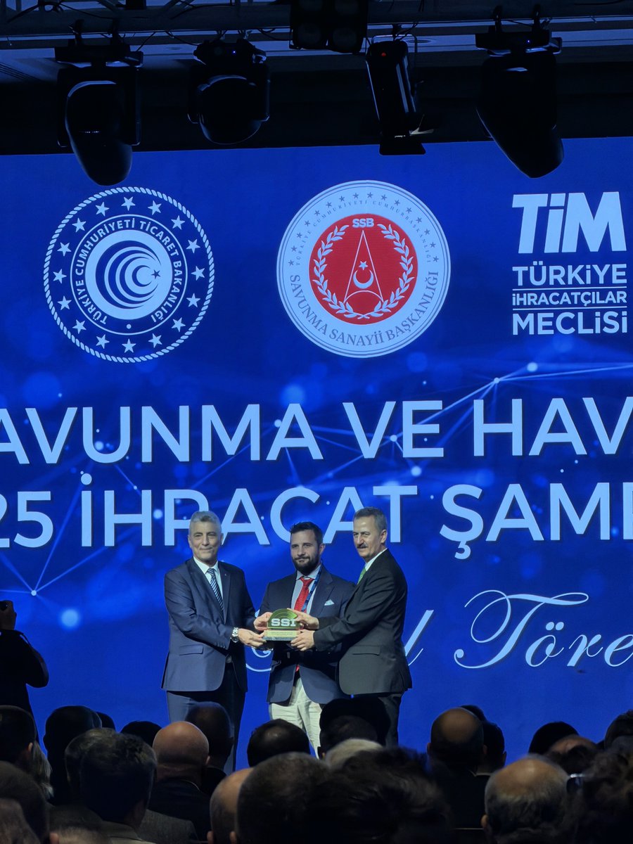 SavunmaSanayiST's tweet photo. 🚨TÜRK SAVUNMA SANAYİİNİN İHRACAT ŞAMPİYONLARI!

— Silah ve Mühimmat Ürün Grubu:

1️⃣ ARCA SAVUNMA 
2️⃣ SAMSUN YURT SAVUNMA
3️⃣ MKE https://t.co/s39h0lWd2Q