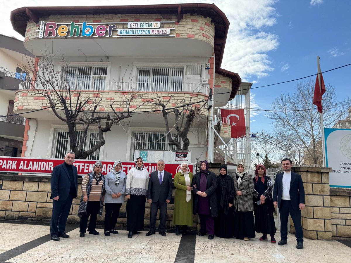 TSD Gaziantep Şubesi olarak,
yürüttüğümüz ve yapacağımız projeler kapsamında
Gaziantep Rehber Özel Eğitim ve Rehabilitasyon Merkezinde;
kurumun yöneticileri ile özel gereksinimli çocuklarımızı ve ailelerini ziyaret ettik.
Gazi şehrimiz için en iyisini yapmak için çalışıyoruz.💙