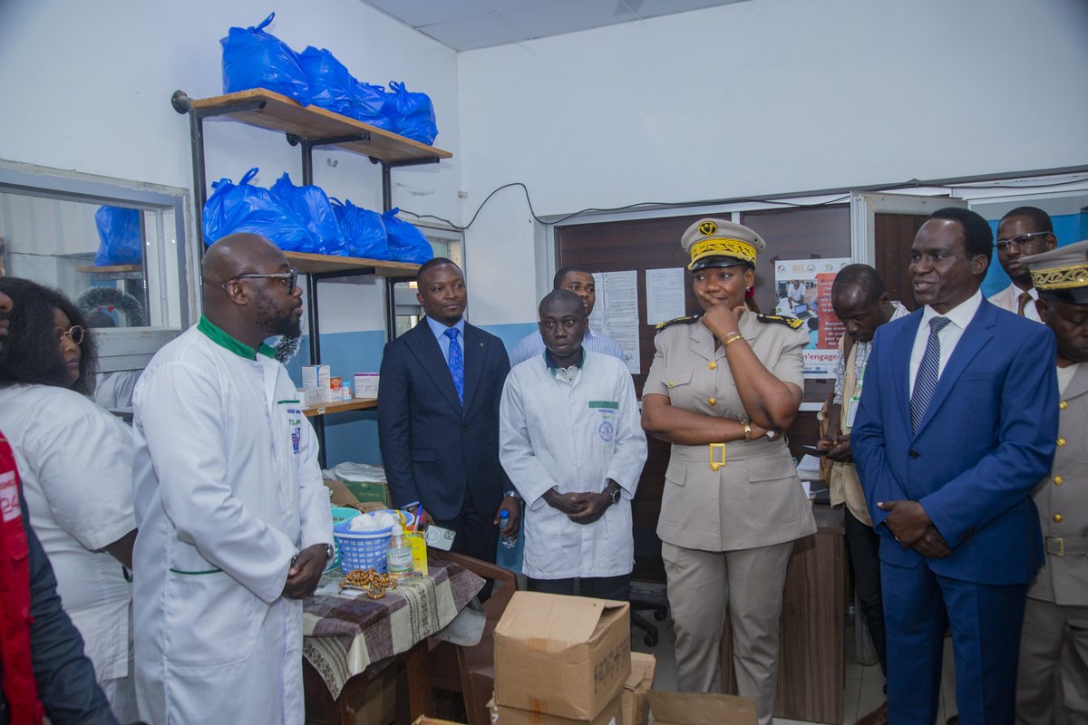 UnfpaCI's tweet photo. A la suite du lancement du projet"Goh-Mon", les autorités du #Guemon &amp; leur partenaires ont effectué une visite à Établissement Public Hospitalier Départemental (EPHD) de #Duékoué. 
Les échanges avec les équipes de soins ont permis de discuter des prochaines étapes du projet. https://t.co/cdFesN0pEh