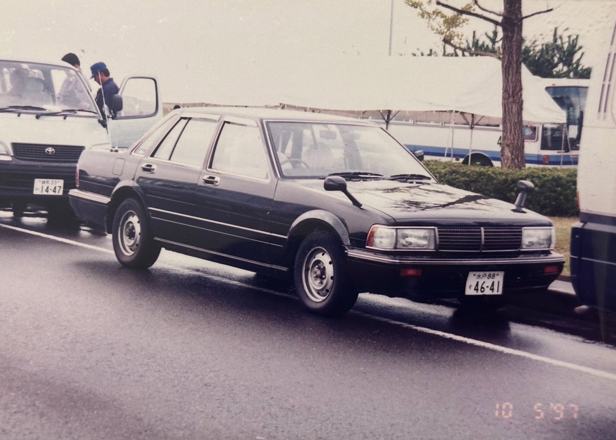譲り受けたアルバムから Y31セドリック 覆面パトカー