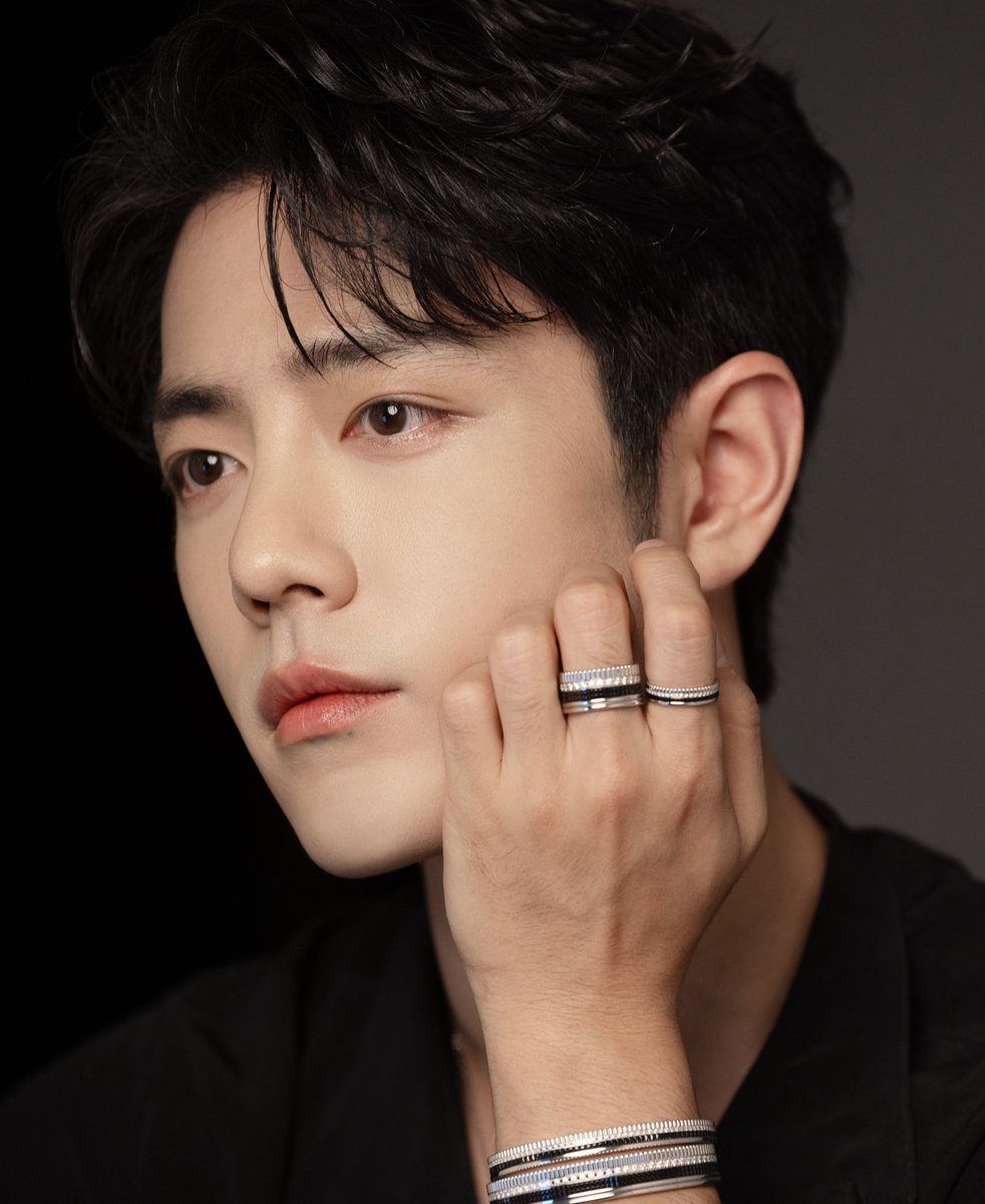 มือนี้ใส่แหวนแล้วยังแบกความน่ารักไว้อีก