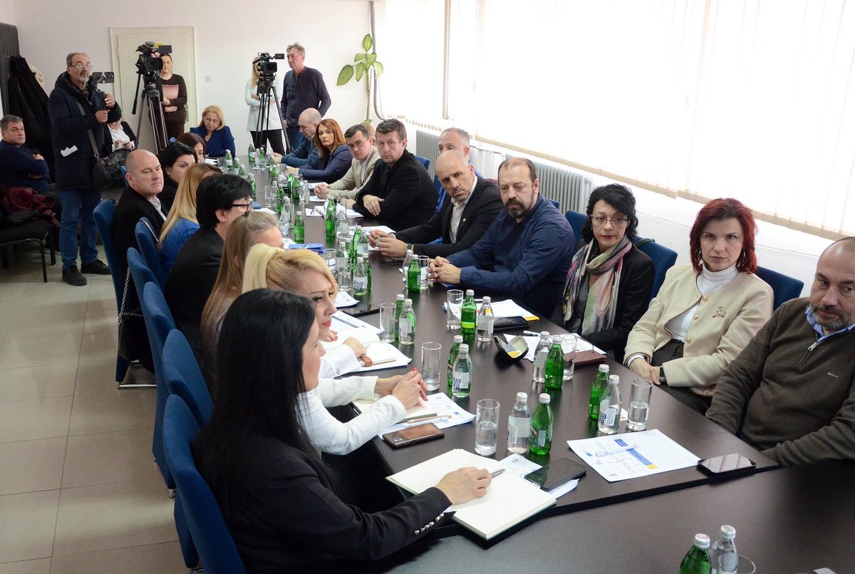 Ministarstvo za EI tweet media