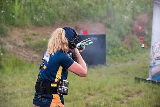 Aldrig förr har en regering drivit en lagändring som kommer att döda en hel sport.
Detta för att förhindra brott som inte finns.
Dessutom i en tid när Sveriges omedelbara omvärld är i krig och beredskapen behöver förstärkas.