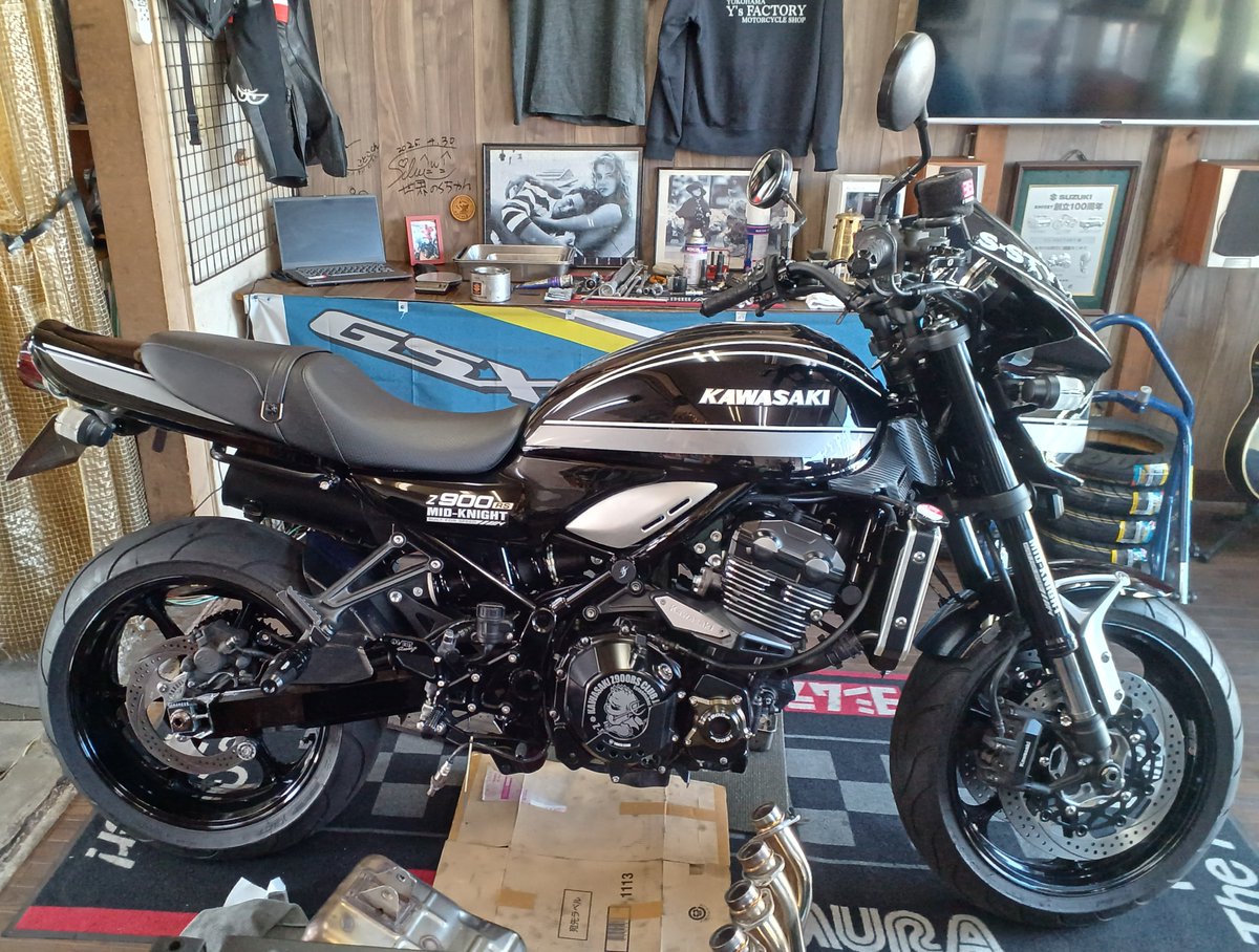 シバ @zx14r_ks さんの御紹介で Z900RS に S-STYLE 刻印入り KOOD