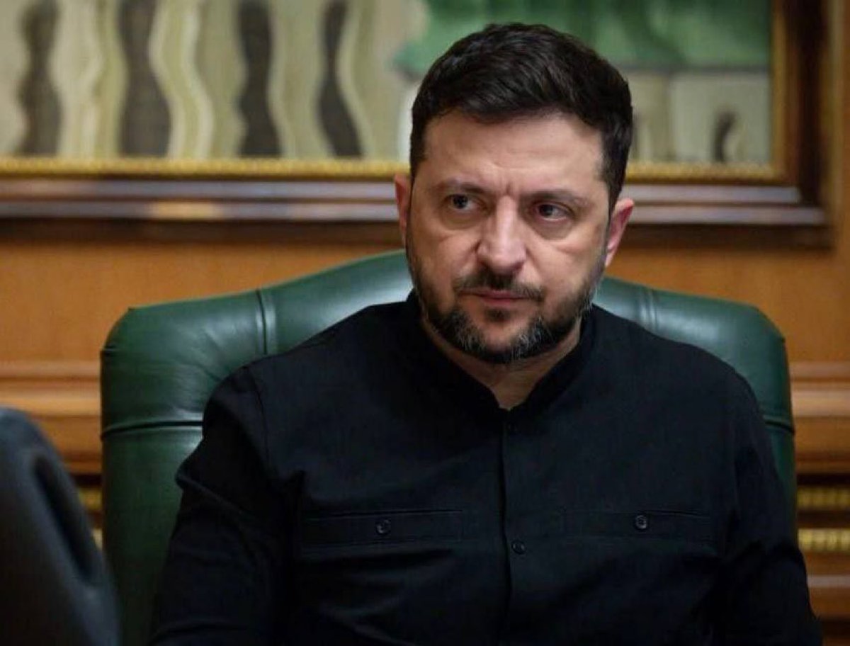 #Selenskyj: „Stellen Sie sich vor: Ich weiß, dass ballistische Raketen auf unseren Energiesektor abgefeuert werden, ich weiß, dass Patriot bereitsteht, ich weiß, dass es kein Licht geben wird, weil es keine Raketen mehr zu schützen gibt. 

— Die USA liefern uns keine Raketen