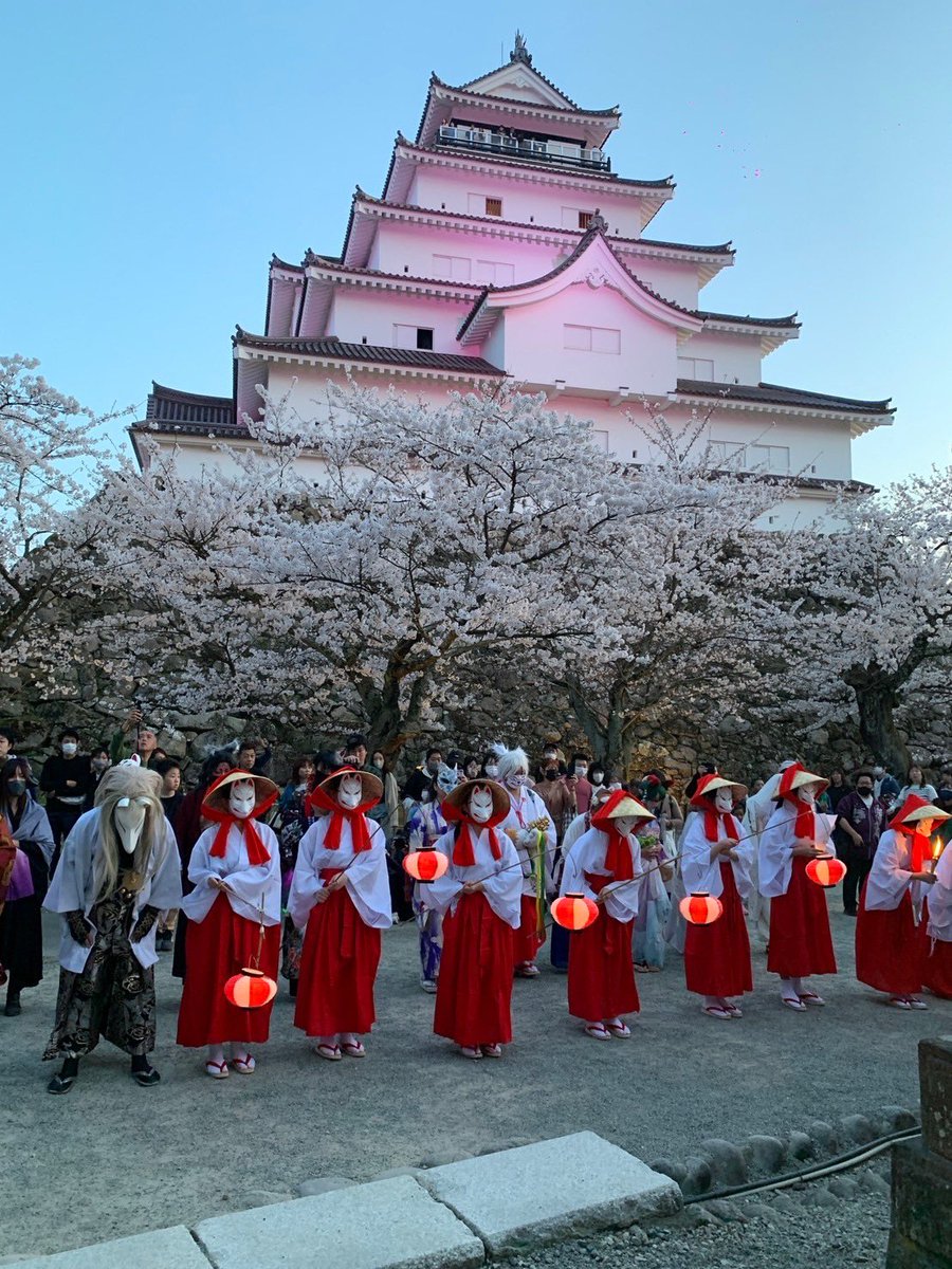 #會津白狐伝説

今年の春(4/11)は桜の時期にピタッとはまりそうな日程です。

さて、會津白狐伝説、オイデの儀。