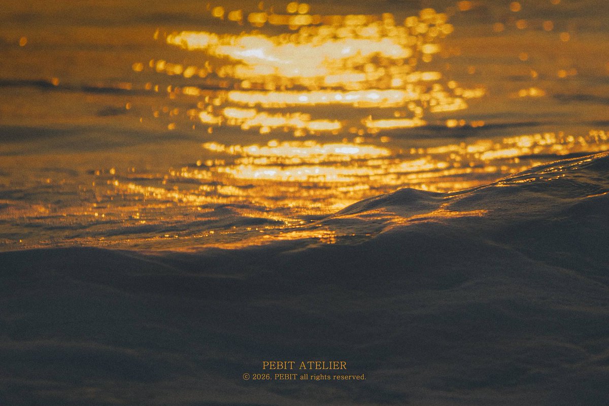 _pebit_'s tweet image. 바다 위에 피어난 사막