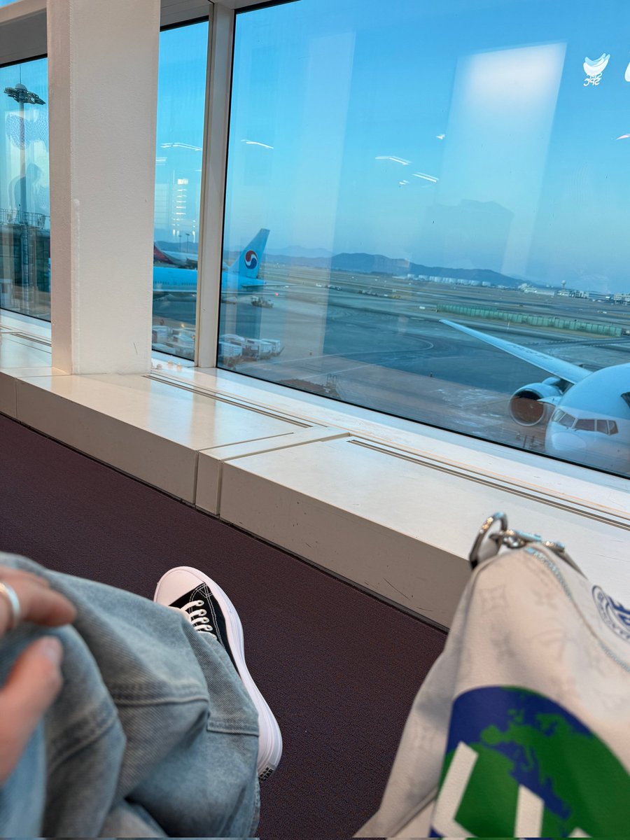 260130 🤍

"나는 조금만 쉬다올게"
(I'll be back after a short break)

#iKON #JAY #JINHWAN #김진환 <a href="/iKON_gnani_____/">김진환</a>