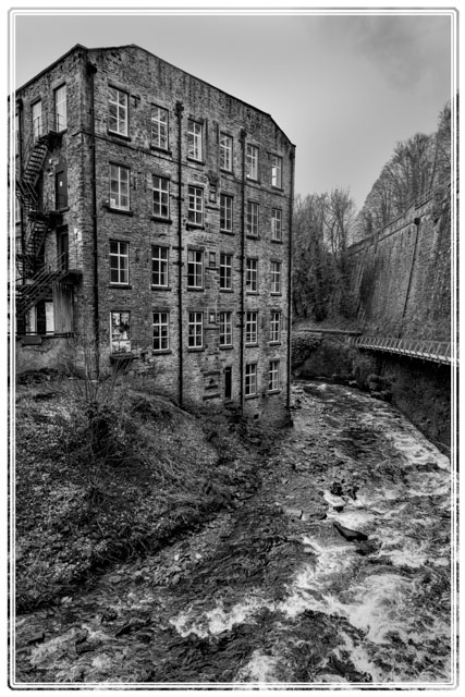 photos_dsmith's tweet image. The #industries of the #Northwest of #England were built upon the #mills situated in #NewMills #high #peak #Derbyshire shot in #blackandwhite. #architecturephotography #peakdistrict. Shot by a #local #photographer at darrensmith.org.uk. See more #images and #photos here.