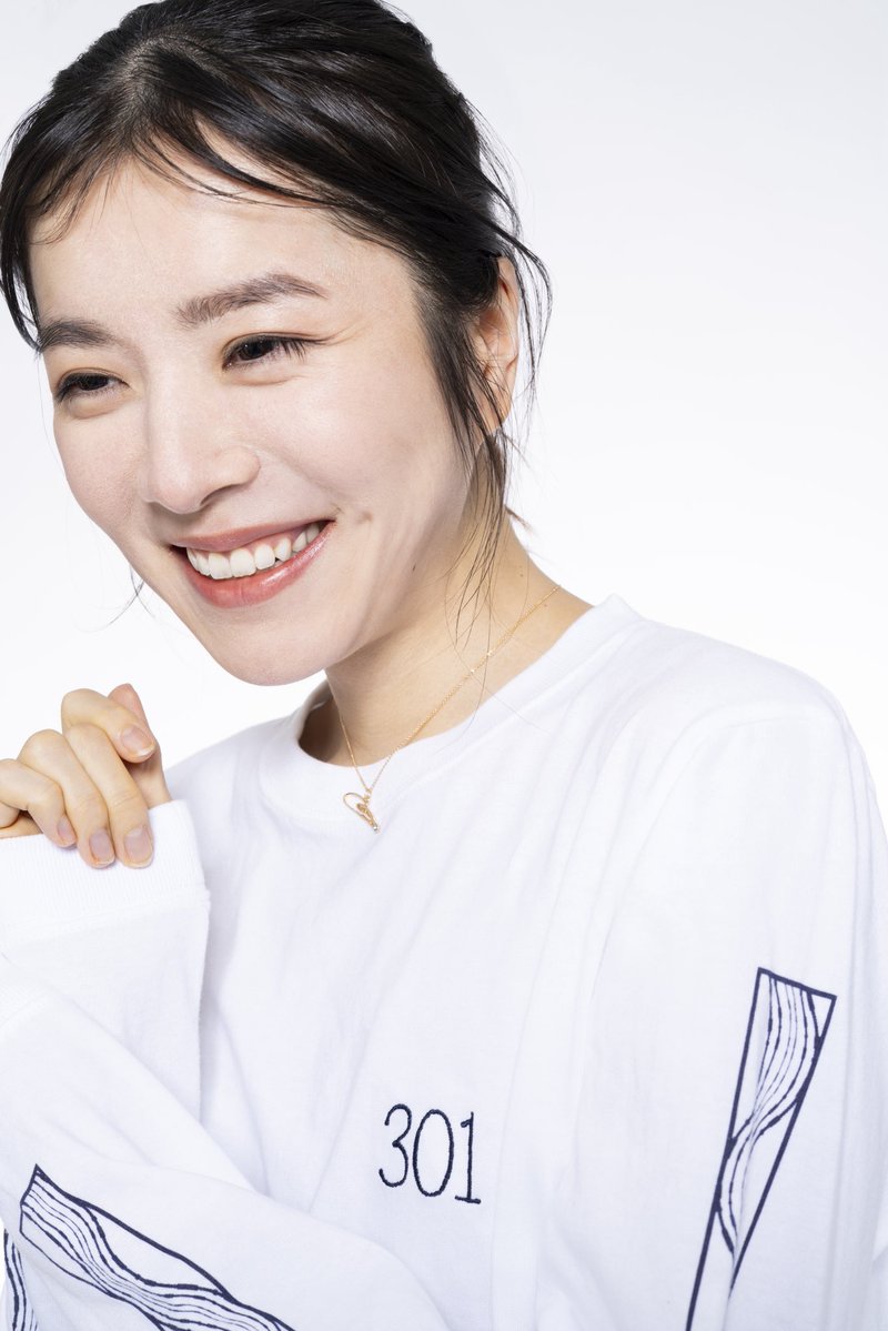 milet_music's tweet image. ❖━━━━━━━━━━━❖
　　    　   #milet
　  　  『Ray of Water』
　  　   @ 日本武道館
　   Official Goods 公開！
❖━━━━━━━━━━━❖

いよいよ2/13,14！
3年ぶり2度目の日本武道館公演開催！

ROCKET-EXPRESSにて
1/31(土)正午〜
「Ray of Water」Official Goods販売開始🛍️…