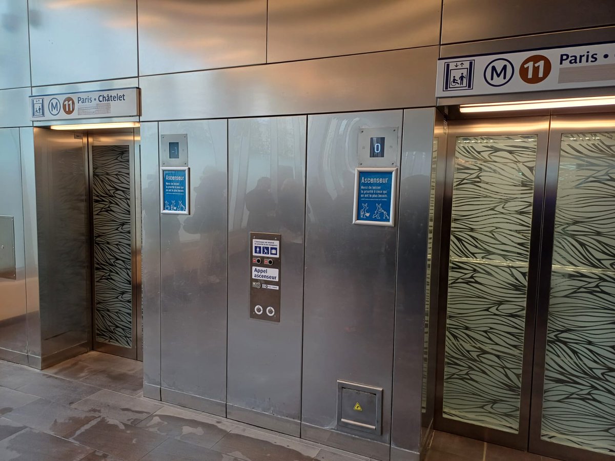 IDFmobilites's tweet image. ♿️ #Accessibilité @Ligne11_RATP : on avance, étape par étape
Avant-hier, nous avons rencontré avec des #usagers et des #associations à Rosny–Bois-Perrier et Mairie des Lilas : sur le terrain, on repère ce qui facilite le trajet… et ce qui bloque encore. Parce qu’un jour, on peut