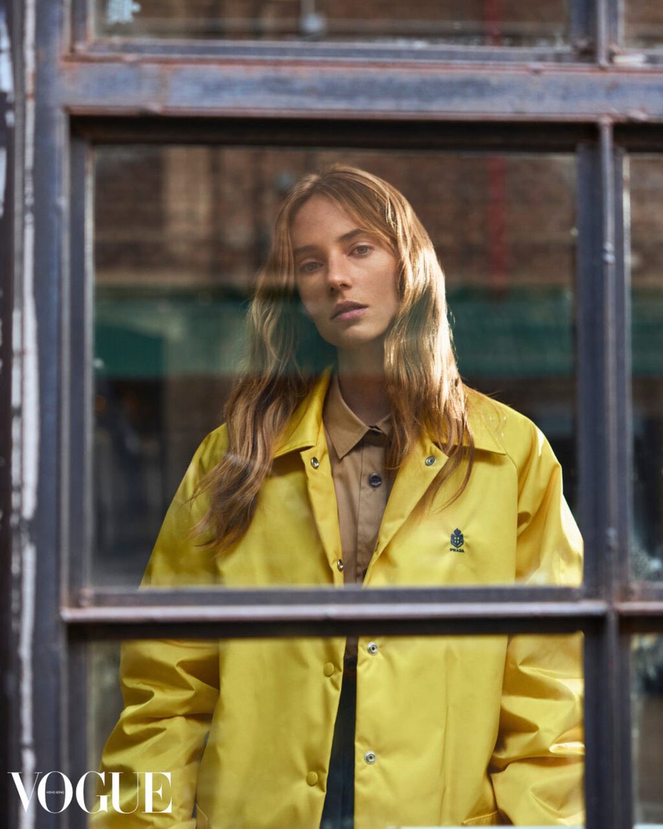 badpostmaya's tweet photo. Maya Hawke photographed by Greg Swales for Vogue Hong Kong. https://t.co/UrWIB7LthO