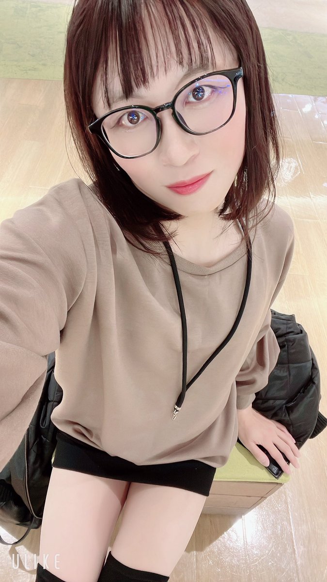 #見た人強制自己紹介

名前：柚月もか
身長：167cm
体重：57kg(直近では)
体力：ボール苦手💧
好物：鮭､麻婆豆腐、カレー、お肉色々
苦手：攻撃的､怖い人､粘着質､自慢しい
趣味：女装､ゲーム､カフェ､ショッピング
視力：裸眼0.1くらい
声質：男性では高め？
酒：たまに飲む
タバコ：✕