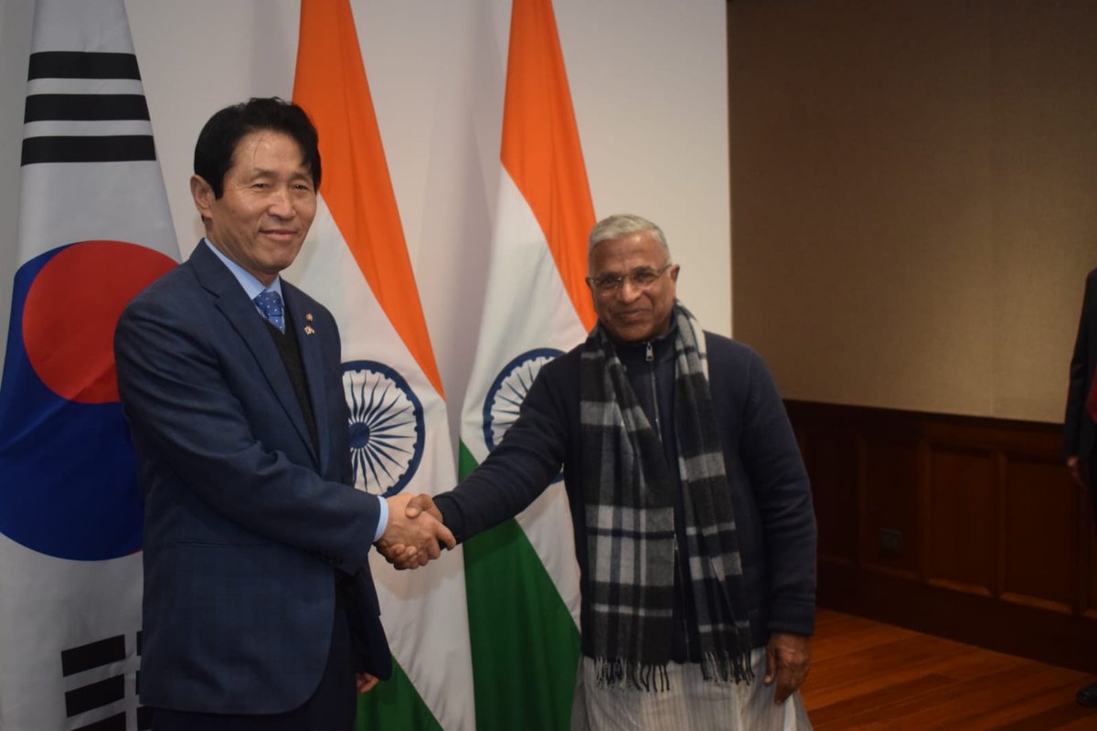 harivansh1956's tweet photo. Delighted to meet with a Parliamentary delegation from the Republic of Korea led by Dy. Speaker National Assembly Mr. Lee Hack-young. We discussed various avenues for further strengthening our “Special Strategic Partnership” and Parliamentary cooperation. https://t.co/9s9bILR0Wr