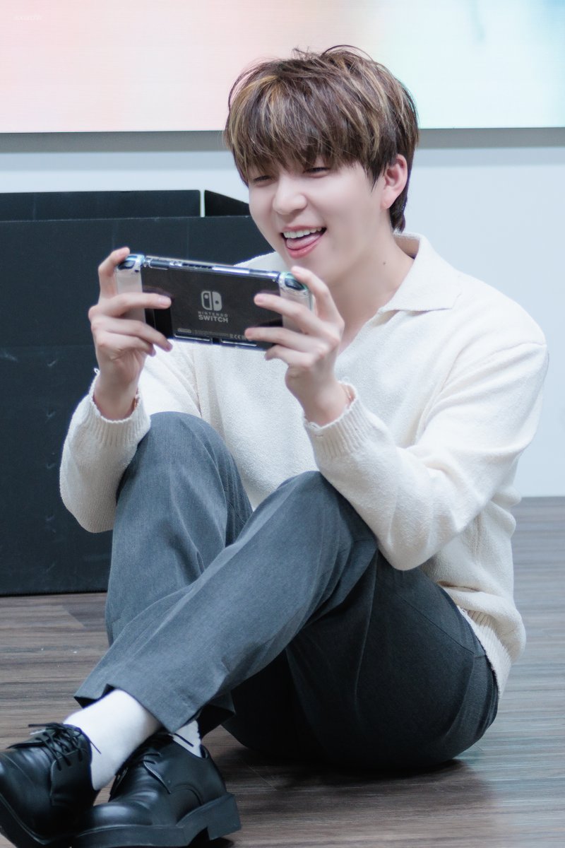 sooarchiv's tweet photo. @shin_soohyun89 260124 케이팝투게더

🎮

#Gray #신수현 #수현이 https://t.co/BozzebNHZo