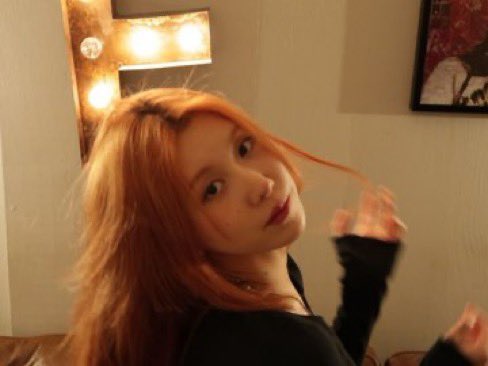 vaekrin's tweet photo. Be my wife... https://t.co/fcdNgBlToy