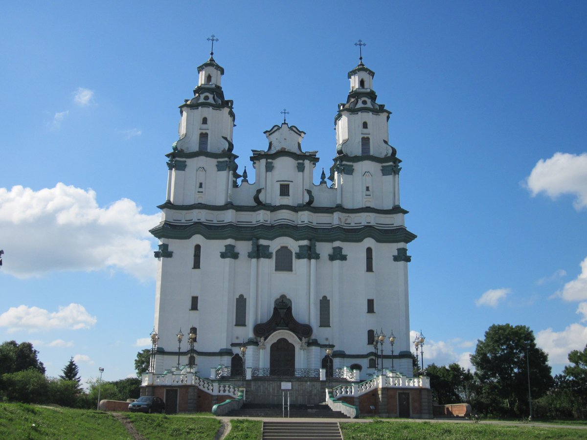 PolishChurches's tweet photo. Church of the Resurrection of Our Lord in Białystok

Built 1991-96 in honor of the church in Berezwecz (now Belarus) destroyed by the Soviets, it was designed by Michał Bałasz in the neo-Baroque style. https://t.co/PIiUOfPQiW