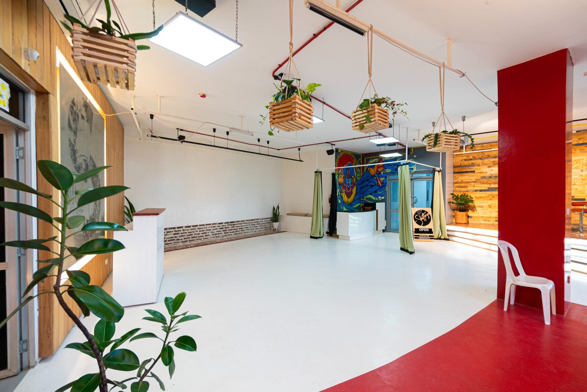 ShifteyeStudios's tweet image. Shifteye Studios.
Designed to adapt, from workshops and brand launches to creative gatherings and conversations.
With clean lines, flexible layouts, and room to breathe, this is where ideas are given space to grow.
#ShifteyeStudios #EventsAtShifteye #Nairobi