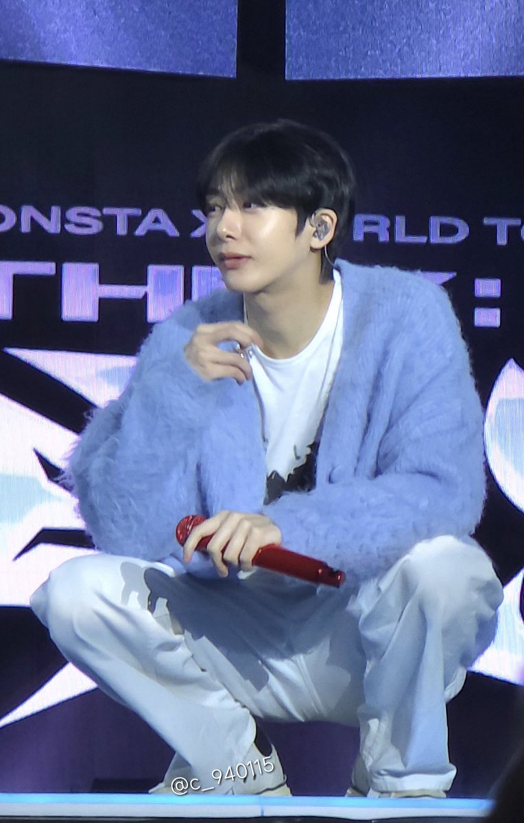 오늘도 잘생긴거 축하드려요🩵💙