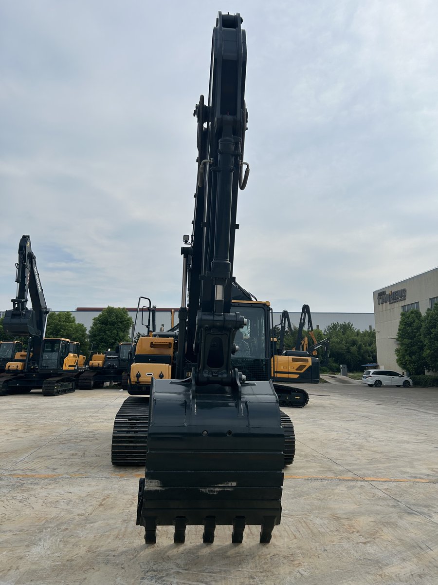 Ciel001204's tweet photo. HYUNDAI HX220L in stock now!
Weight 22.65 tons
Cummins Engine Tier 4/Tier 3
Kawasaki Main pump
5.68m Boom Length
2.92m Arm Length
1.0m³ Bucket
Welcome to inquire!!
Whatsapp: +86 13782497887
#hyundai #hyundaiexcavator #hx220l #hx220hd #excavator https://t.co/2RCp2vx2nm