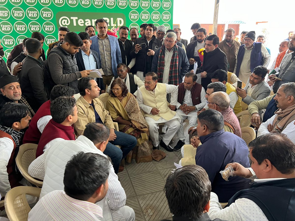 वर्षों से लंबित मोरना चीनी मिल के विस्तारीकरण को मंज़ूरी मिलने के बाद पूरे मोरना और मीरापुर क्षेत्र में उत्साह का माहौल है। इसी के लिए क्षेत्र के सम्मानित जनों ने 25, तुगलक रोड पहुंचकर किसान-हितैषी सोच के प्रतीक माननीय जयन्त चौधरी जी का हार्दिक आभार व्यक्त किया। इस अवसर पर