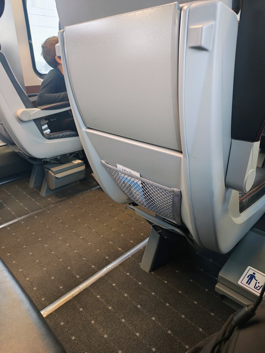 Lišák P tweet media