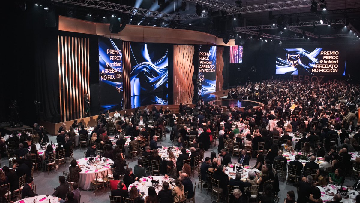 🎬🔥 Pontevedra hace historia en los Premios Feroz

📺 Récord de audiencia (2,5 millones)
🏆 “Los domingos”, gran triunfadora de la noche
🎞️Una ciudad volcada con el cine

Una gala inolvidable para el cine español ✨

Lee aquí 👉🏻 redesenlanube.com/noticias/2026/…