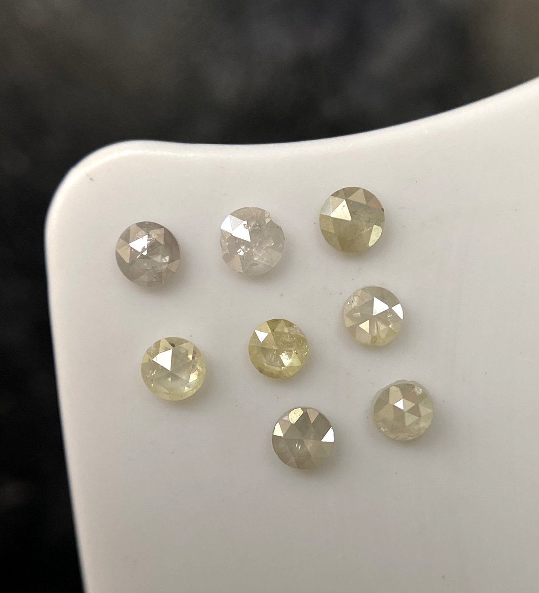 sfancydiamonds's tweet image. Want more information CLICK IMAGE/PHOTO BELOW to shop it ?

#rounddiamond #roundshapediamond #rosecutdiamond #roundrosecut #rounddiamondlot #roundlot #fancyrounddiamond #yellowdiamond #graydiamond #whitediamond #Curtis #Carrington #Imani #Hemmings

👉 shorturl.at/rbFwZ