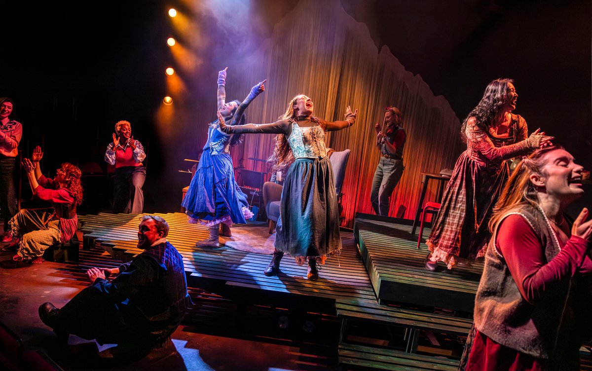 Emmie | Theatre&Tonic 🎭🍹 tweet media