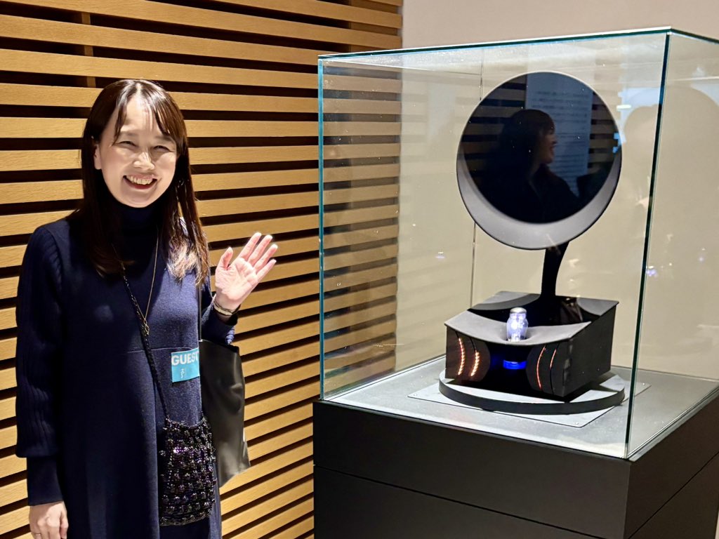 今日は東京都現代美術館「ミッション∞インフィニティ｜宇宙＋量子＋芸術」の内覧会へ✨
もう一度来たいと思うほど充実の展示でした。ブラックホールレコーダーの隣には制作に関わった動画も流れています！
#量子　#宇宙　#芸術