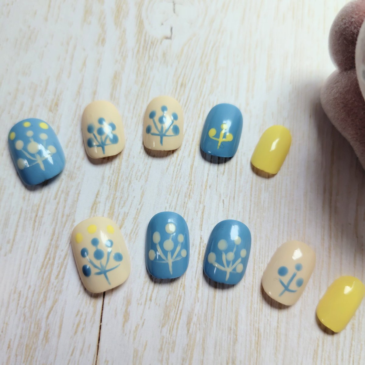 キッズ用ネイルチップを一点アップしました！ 先日のピンクの色違いで