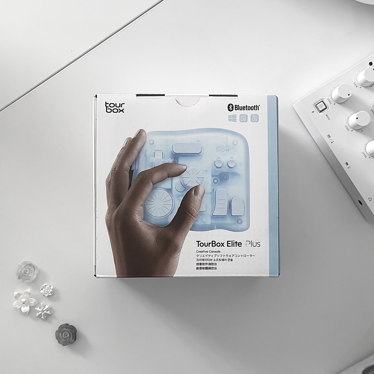 プレゼント企画で当選した【TourBox Elite Plus Arctic Series】が