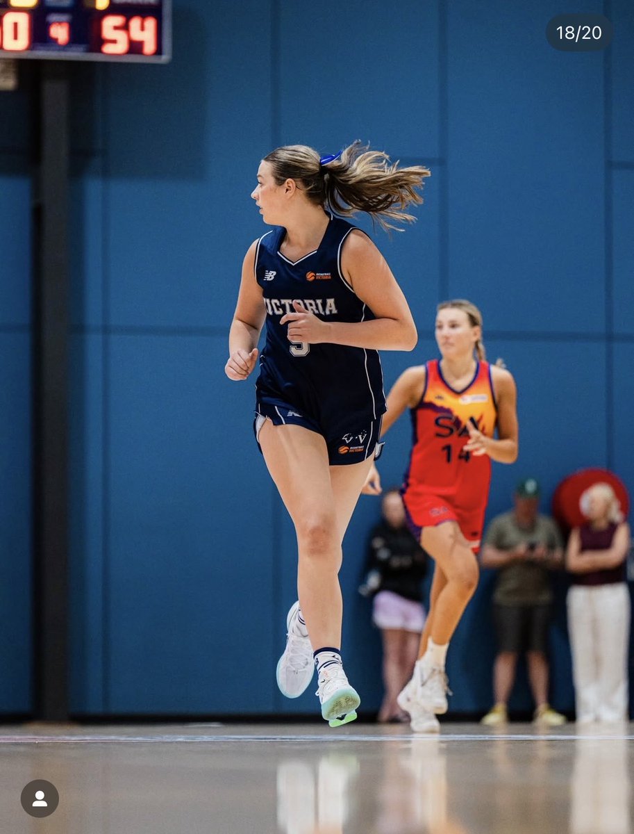 Lily Exton tweet media