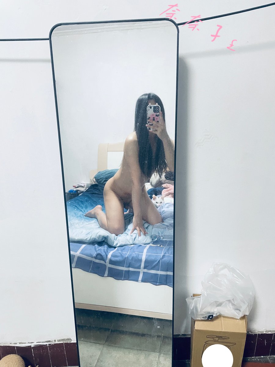 Nainaizi1325's tweet photo. 刚洗完澡的小奈～愣着干嘛！过来帮我抹身体乳啦～ #伪娘cd #男娘肉便器 #���爱的男孩子 https://t.co/Rq6G2hWP2R