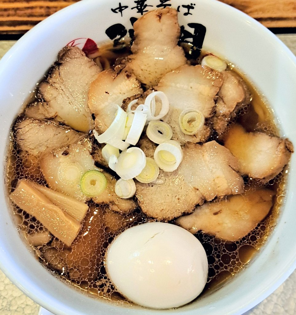 setsumen's tweet image. 2026.1.30
静岡市葵区七間町
喜多方弦月さん
(中華そば弦月さんにて麺類は喜多方ラーメンのみ提供)
肉盛り喜多方ラーメン
トッピング→出汁玉子
#ラーメン #静岡 #葵区 #七間町 #中華そば弦月 #喜多方弦月 #静岡ラーメン #静岡市ラーメン #ramen