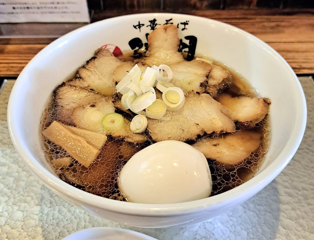 setsumen's tweet image. 2026.1.30
静岡市葵区七間町
喜多方弦月さん
(中華そば弦月さんにて麺類は喜多方ラーメンのみ提供)
肉盛り喜多方ラーメン
トッピング→出汁玉子
#ラーメン #静岡 #葵区 #七間町 #中華そば弦月 #喜多方弦月 #静岡ラーメン #静岡市ラーメン #ramen