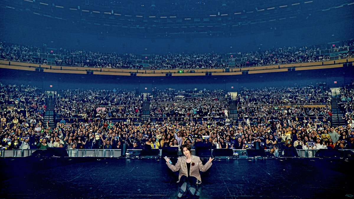 [#태민] 📸

TAEMIN LIVE [Veil] in Las Vegas
with TAEMate🕯️

#TAEMIN
#Veil_in_Las_Vegas #Veil